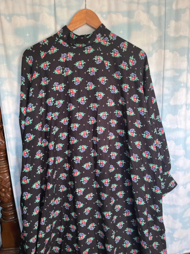 <b>Ghospell</b> Lois Floral Maxi Dress
