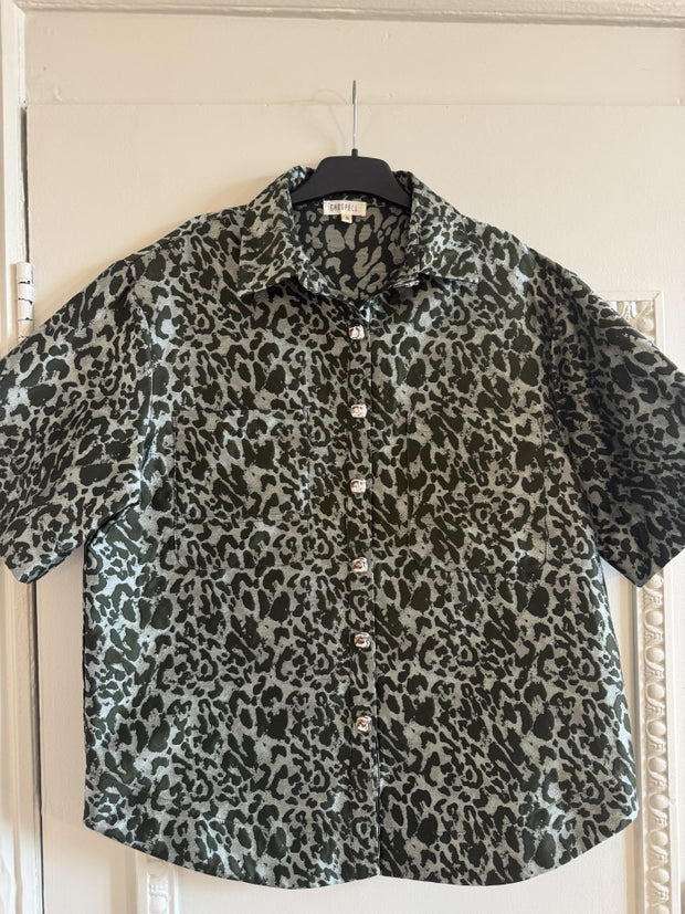 <b> Ghospell </b> Ebba Leopard Shirt
